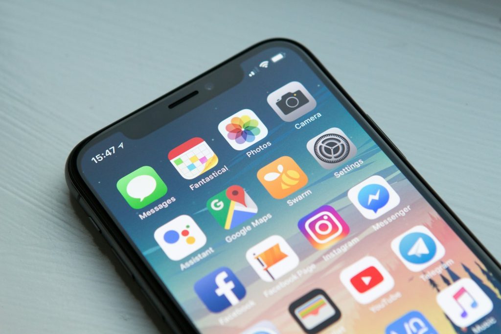 Business mobile app for a cloud phone system